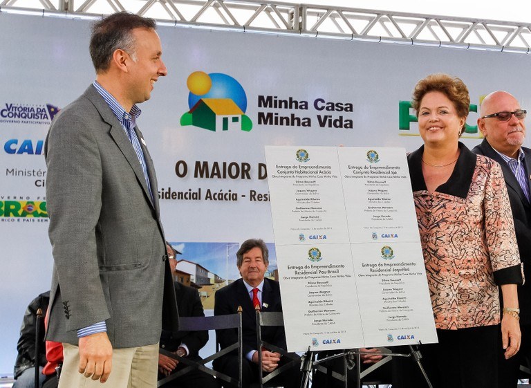 Cerimônia de entrega de 1.740 unidades habitacionais dos Residenciais Acácia, Ipê, Pau Brasil e Jequibitá Cerimônia de entrega de 1.740 unidades habitacionais dos Residenciais Acácia, Ipê, Pau Brasil e Jequibitá