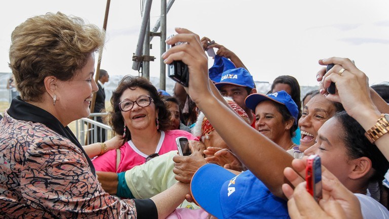 Cerimônia de entrega de 1.740 unidades habitacionais dos Residenciais Acácia, Ipê, Pau Brasil e Jequibitá Cerimônia de entrega de 1.740 unidades habitacionais dos Residenciais Acácia, Ipê, Pau Brasil e Jequibitá