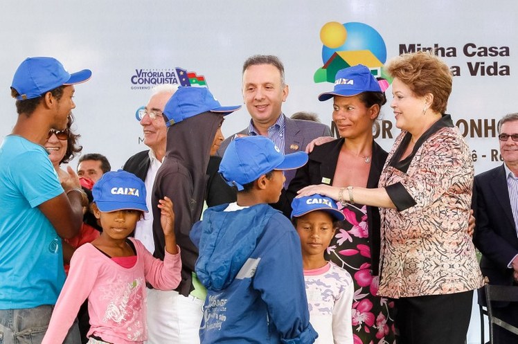 Cerimônia de entrega de 1.740 unidades habitacionais dos Residenciais Acácia, Ipê, Pau Brasil e Jequibitá