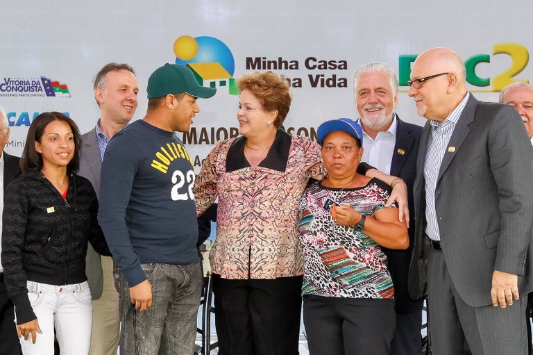 Cerimônia de entrega de 1.740 unidades habitacionais dos Residenciais Acácia, Ipê, Pau Brasil e Jequibitá