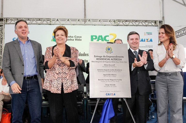 Cerimônia de entrega de 1.640 unidades do Residencial Alterosa, no âmbito do Programa Minha Casa Minha Vida - 9