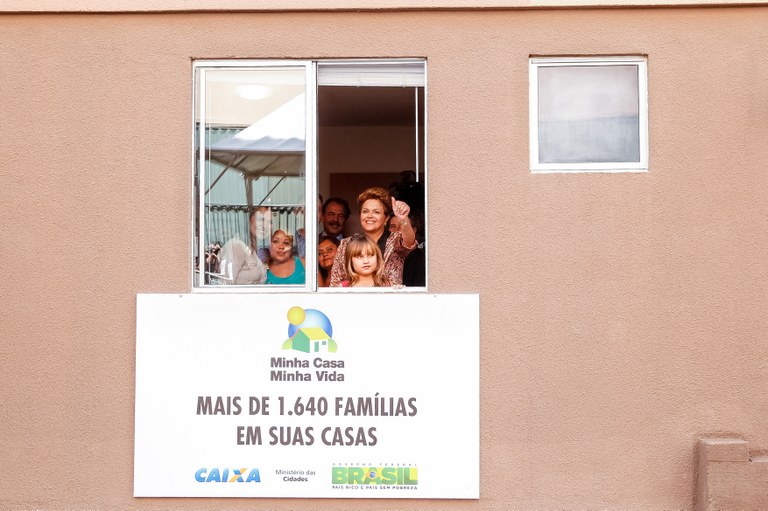 Cerimônia de entrega de 1.640 unidades do Residencial Alterosa, no âmbito do Programa Minha Casa Minha Vida - 2
