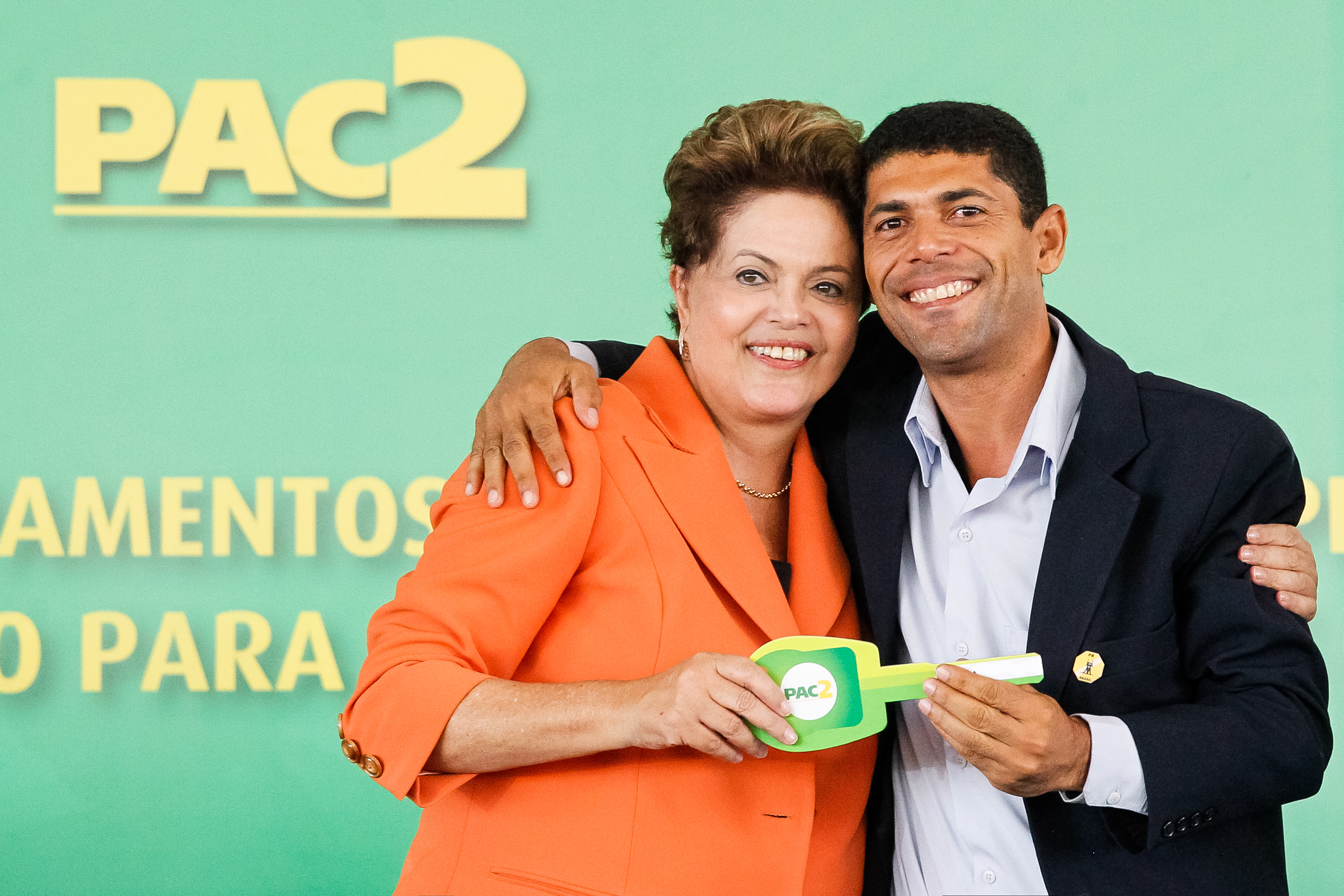 Cerimônia de entrega de 147 máquinas a 115 municípios do estado de Minas Gerais - 04