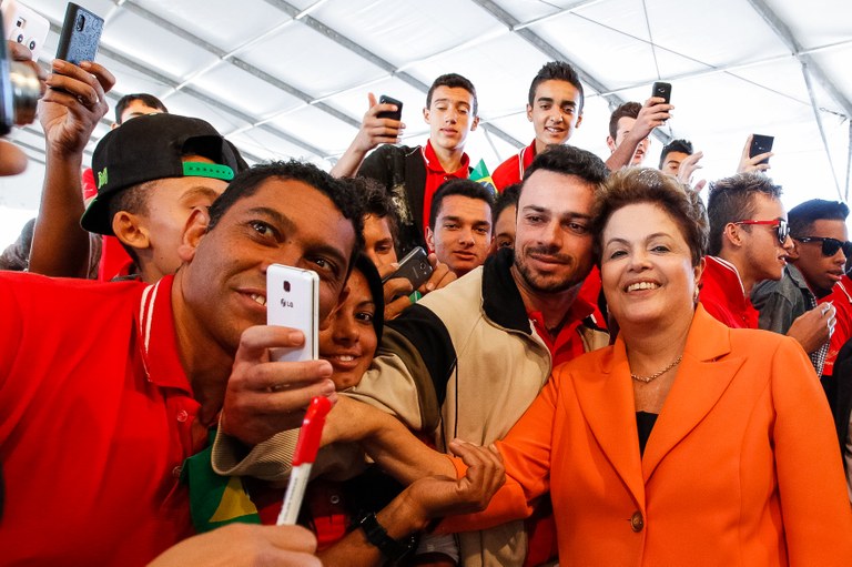 Cerimônia de entrega de 147 máquinas a 115 municípios do estado de Minas Gerais - 06