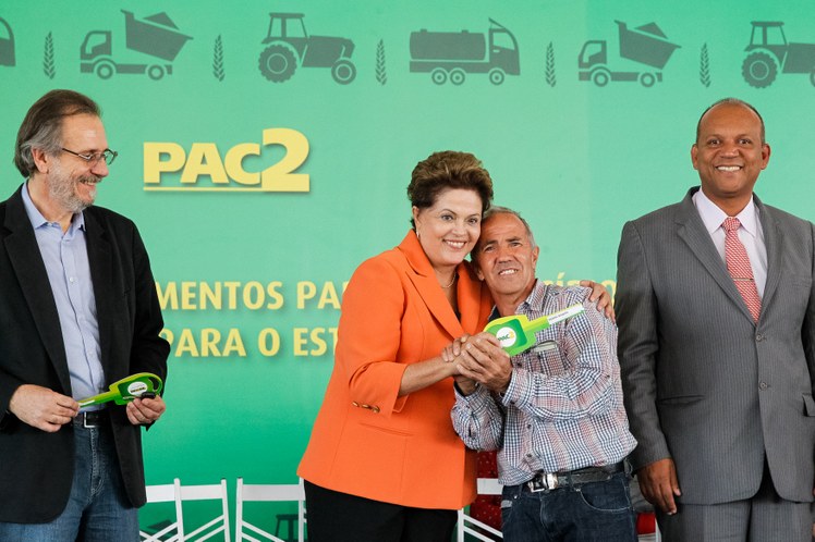 Cerimônia de entrega de 147 máquinas a 115 municípios do estado de Minas Gerais - 02