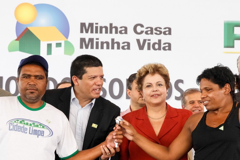 Cerimônia de entrega de 2.508 unidades habitacionais dos Parques Residenciais da Lealdade e da Amizade, do Programa Minha Casa Minha Vida - 05