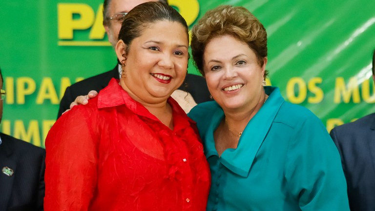 Cerimônia de entrega de 32 máquinas a municípios do estado do Pará - 01