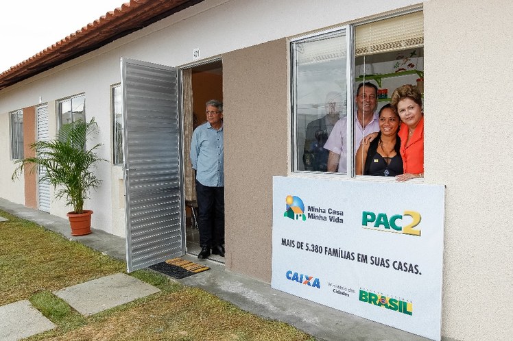 Cerimônia de entrega de 5.384 unidades habitacionais do Residencial Viver Melhor e anúncio de investimentos do PAC2 mobilidade urbana - 01