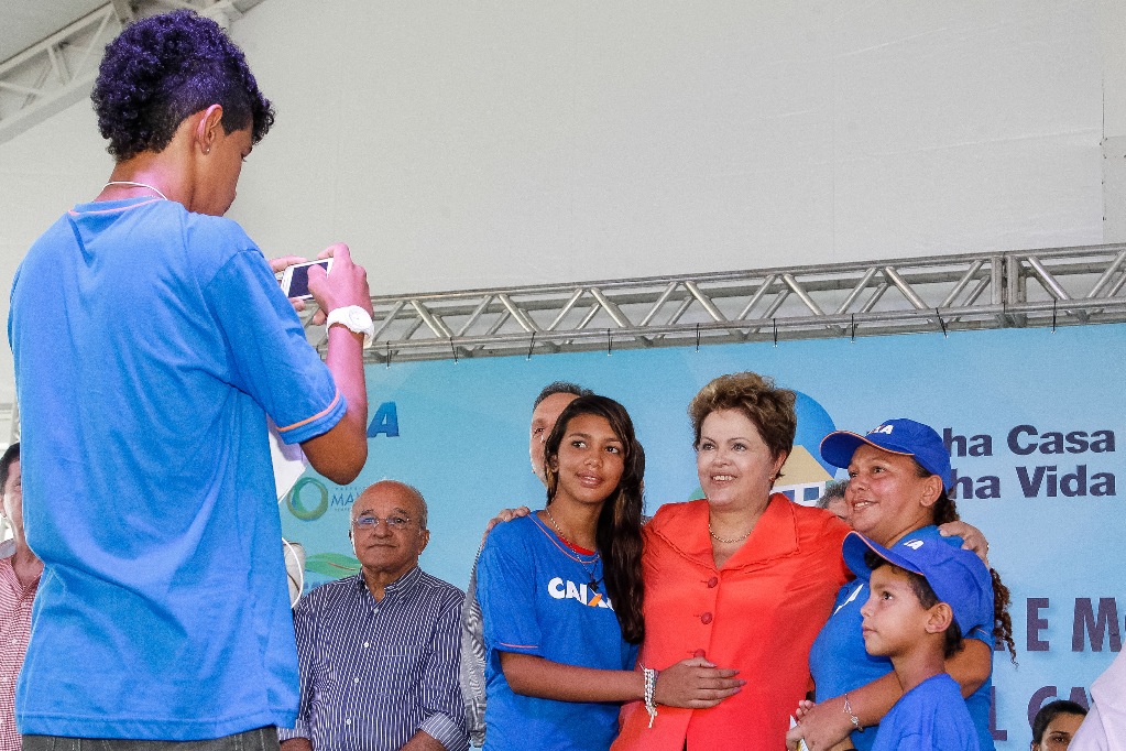 Cerimônia de entrega de 5.384 unidades habitacionais do Residencial Viver Melhor e anúncio de investimentos do PAC2 mobilidade urbana - 02