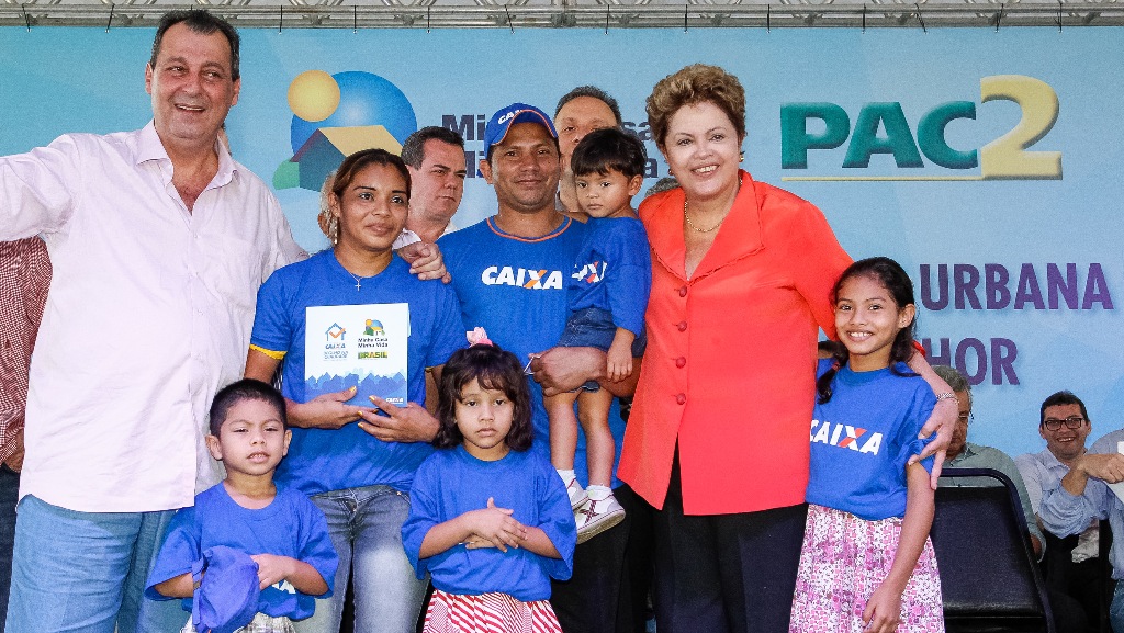 Cerimônia de entrega de 5.384 unidades habitacionais do Residencial Viver Melhor e anúncio de investimentos do PAC2 mobilidade urbana - 03