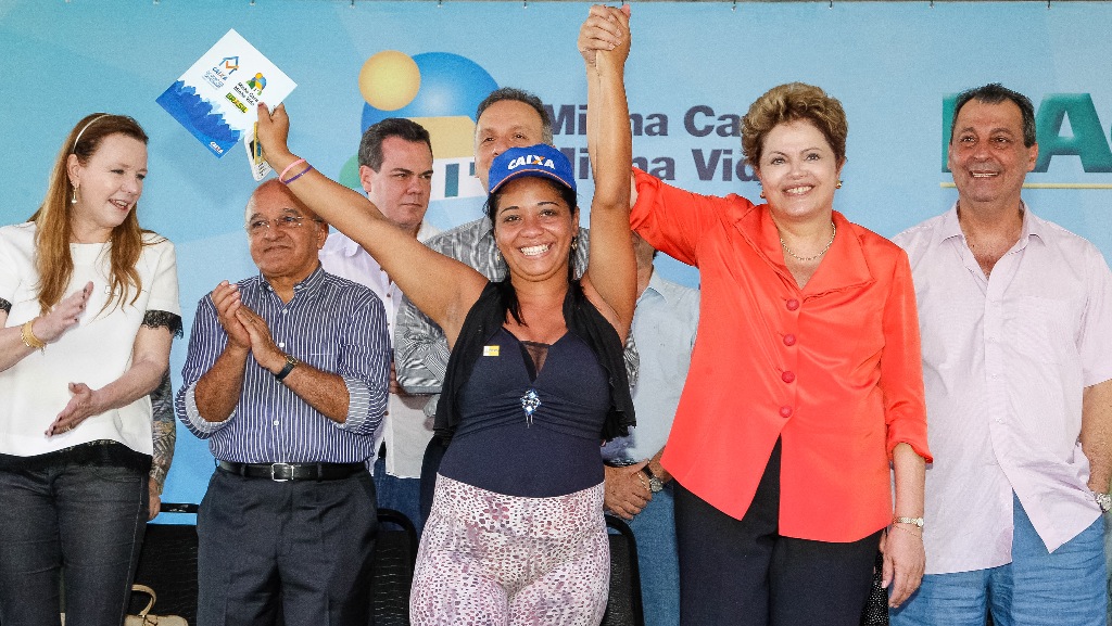 Cerimônia de entrega de 5.384 unidades habitacionais do Residencial Viver Melhor e anúncio de investimentos do PAC2 mobilidade urbana - 05