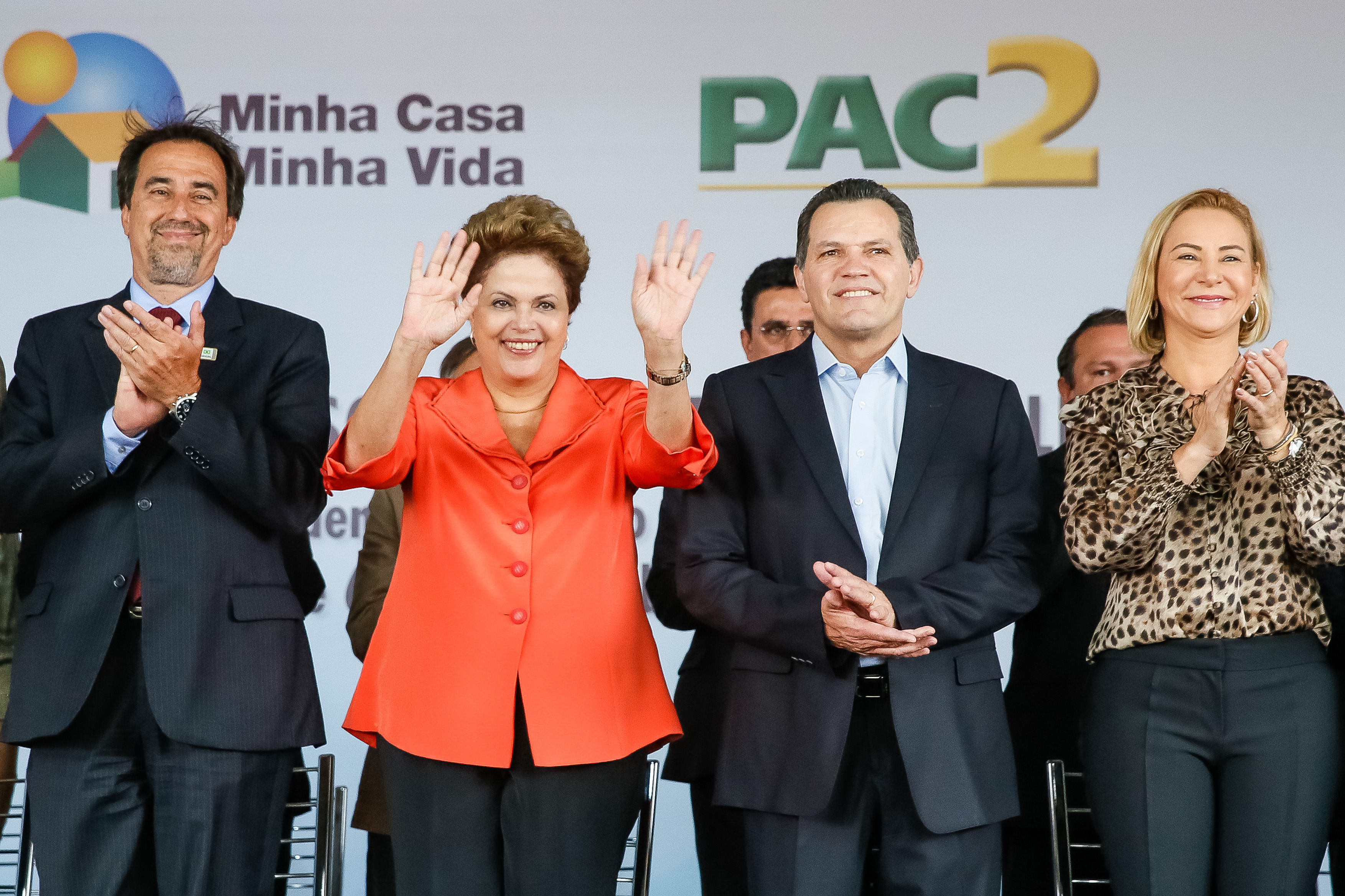 Cerimônia de entrega de 638 unidades habitacionais do Residencial Altos do Parque II, do programa Minha Casa Minha Vida - 03