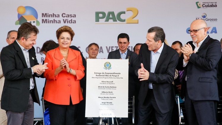 Cerimônia de entrega de 638 unidades habitacionais do Residencial Altos do Parque II, do programa Minha Casa Minha Vida - 05