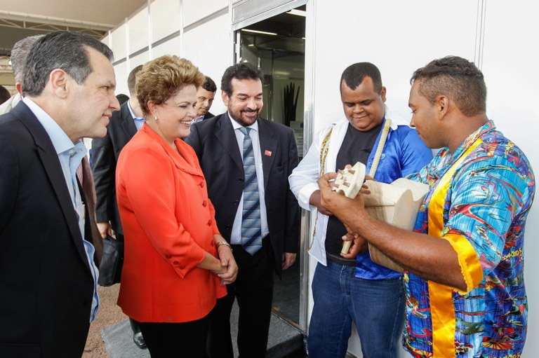 Cerimônia de entrega de 638 unidades habitacionais do Residencial Altos do Parque II, do programa Minha Casa Minha Vida - 06