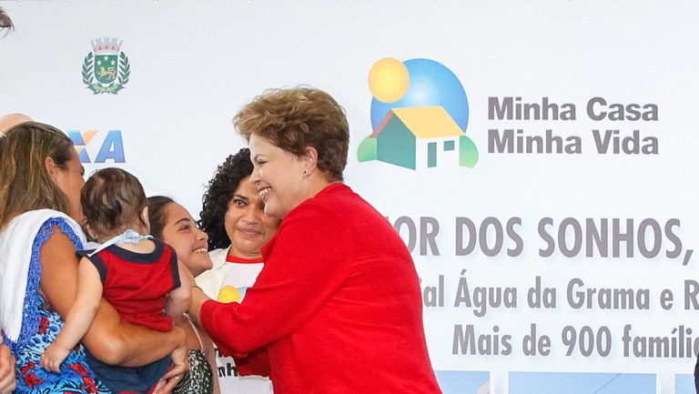 Cerimônia de entrega de 944 unidades habitacionais dos Residenciais Água da Grama e Três Américas II, do Programa Minha Casa Minha Vida. 