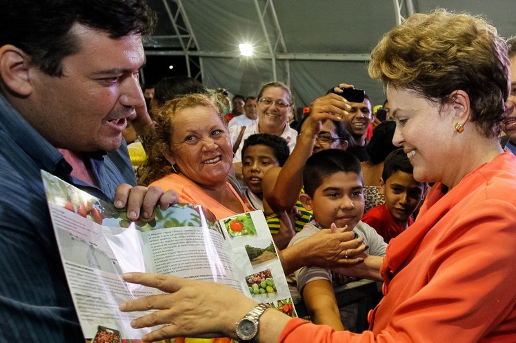 Cerimônia de entrega de 982 unidades habitacionais dos Conjuntos Esplanada da Rosápolis I e Caminho Rosápolis A e B, do Programa Minha Casa, Minha Vida - 05
