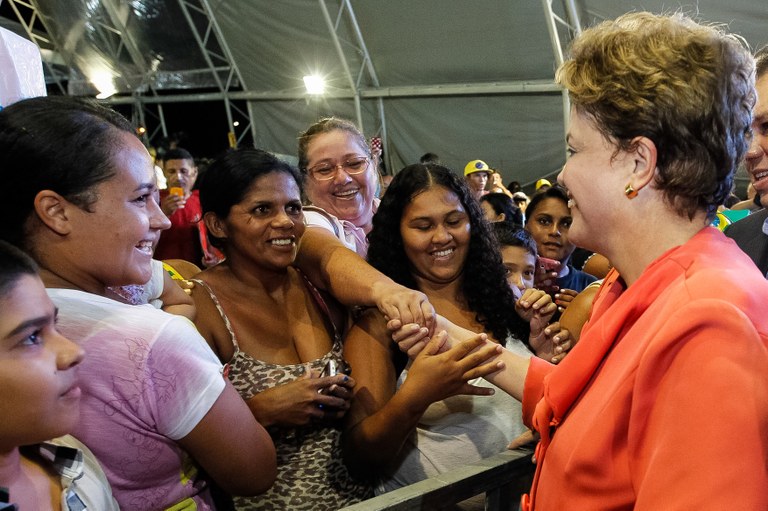 Cerimônia de entrega de 982 unidades habitacionais dos Conjuntos Esplanada da Rosápolis I e Caminho Rosápolis A e B, do Programa Minha Casa, Minha Vida - 04