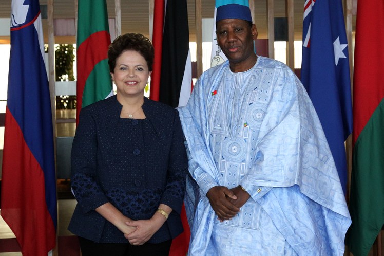 Dilma Rousseff e o embaixador de Mali