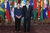 Dilma Rousseff posa para foto com o embaixador de Belarus