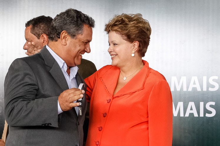 Cerimônia de entrega de máquinas a municípios de Minas Gerais - 03