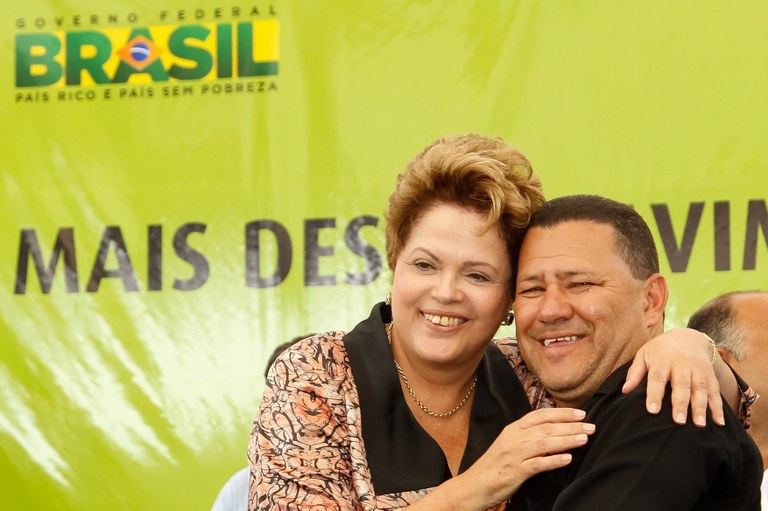 Cerimônia de entrega de máquinas a municípios de Minas Gerais - 03