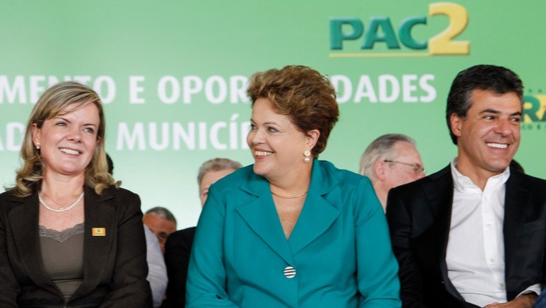 Entrega de máquinas e de assinatura de ordens de serviço da BR-158/PR, trecho Campo Mourão-Palmital, e da BR-487/PR, trecho Nova Brasília-Tuneiras do Oeste - 01