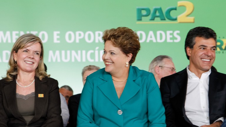 Entrega de máquinas e de assinatura de ordens de serviço da BR-158/PR, trecho Campo Mourão-Palmital, e da BR-487/PR, trecho Nova Brasília-Tuneiras do Oeste - 01