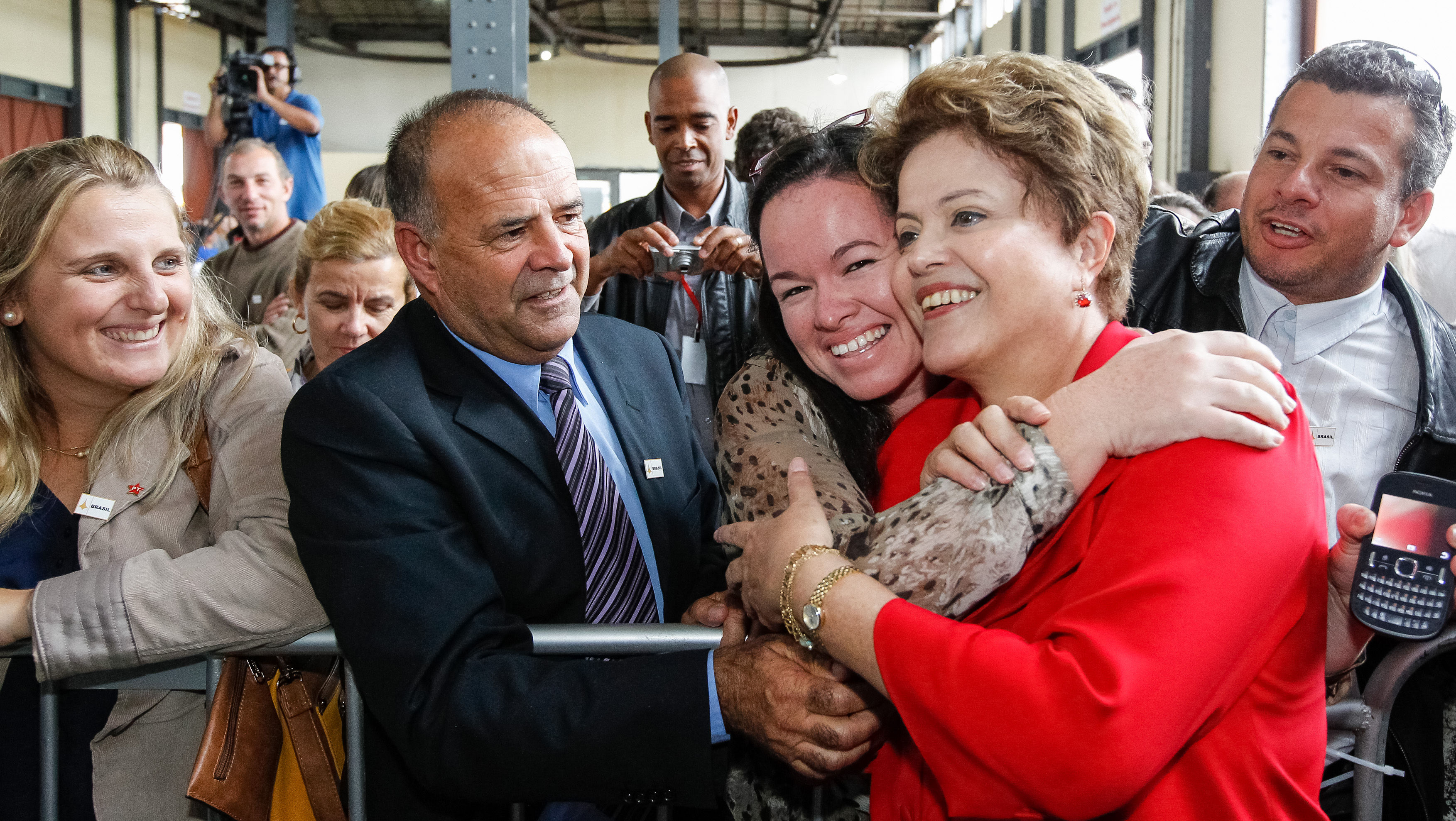 Cerimônia de entrega de retroescavadeiras, motoniveladoras e ônibus escolares a prefeitos do Rio Grande do Sul - 05