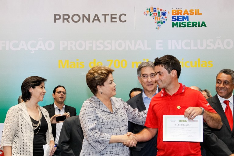 Cerimônia de formatura de 2.530 alunos do Programa Nacional de Acesso ao Ensino Técnico e Emprego (PRONATEC-Brasil Sem Miséria) - 03
