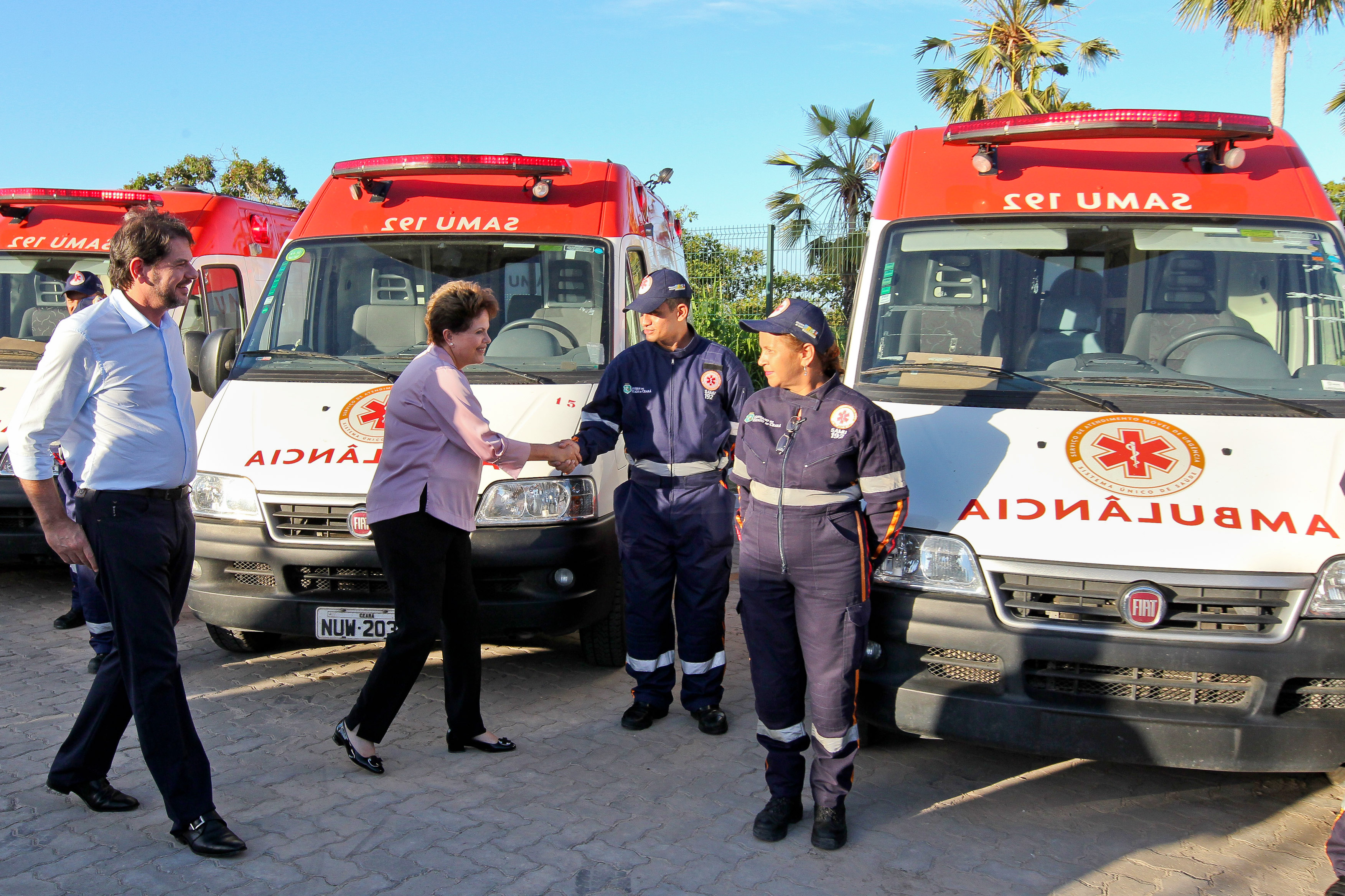  Dilma Rousseff cumprimenta a equipe 2