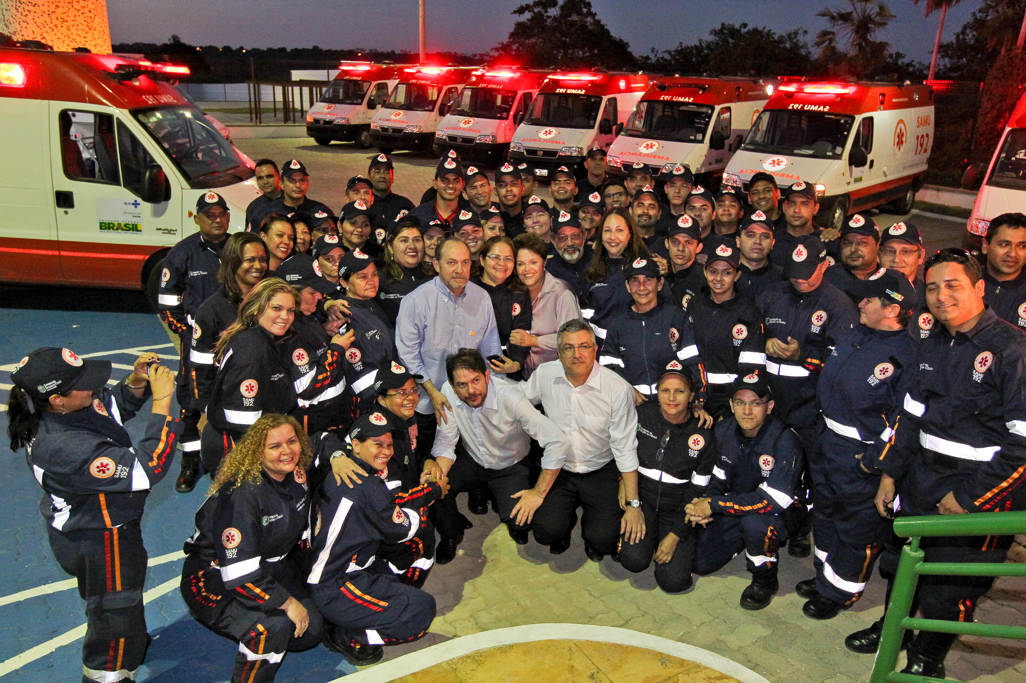  Dilma Rousseff posa para foto 2