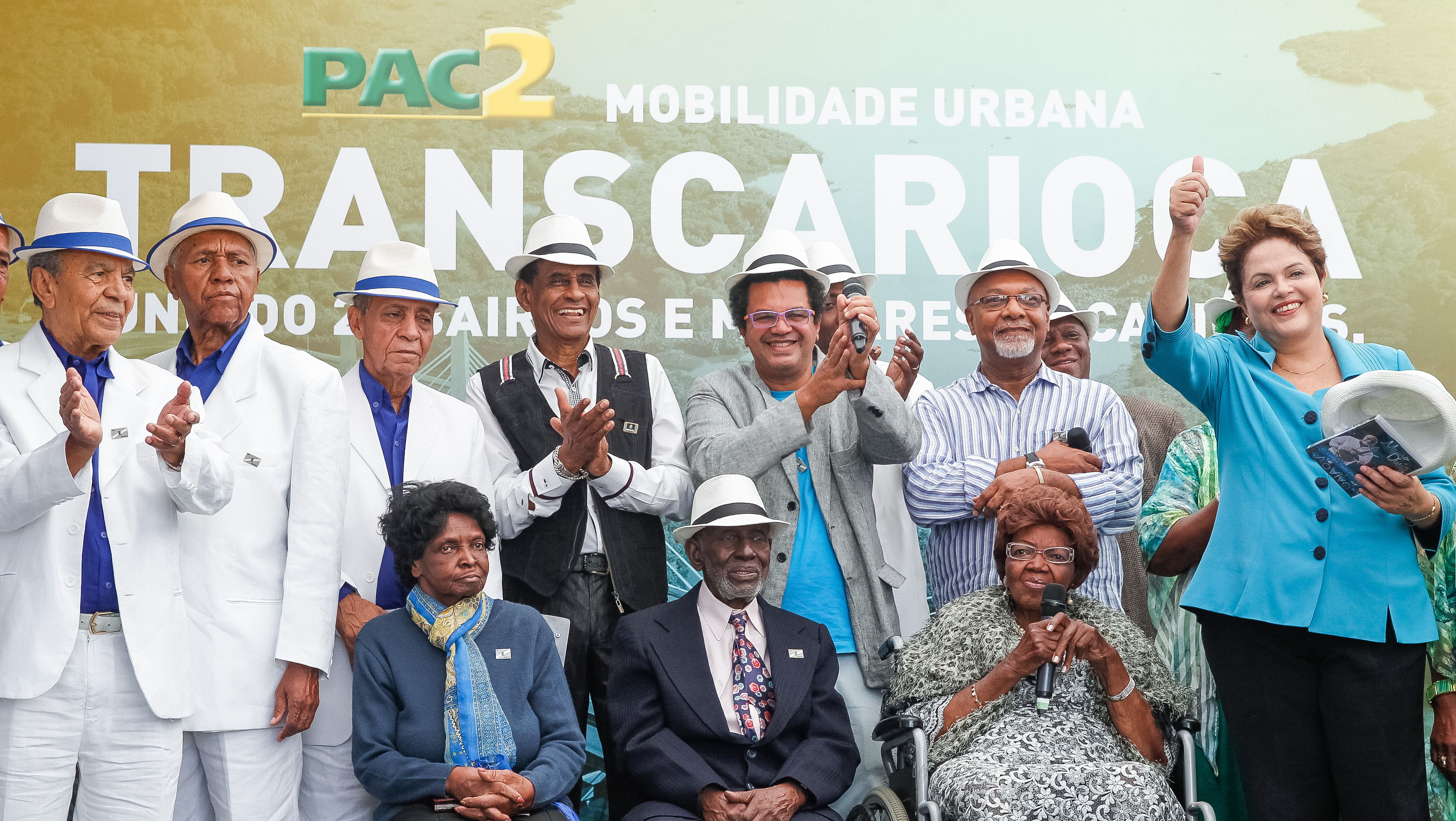 Cerimônia de inauguração do BRT Transcarioca
