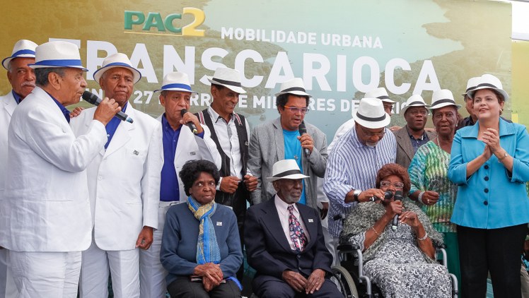 Cerimônia de inauguração do BRT Transcarioca