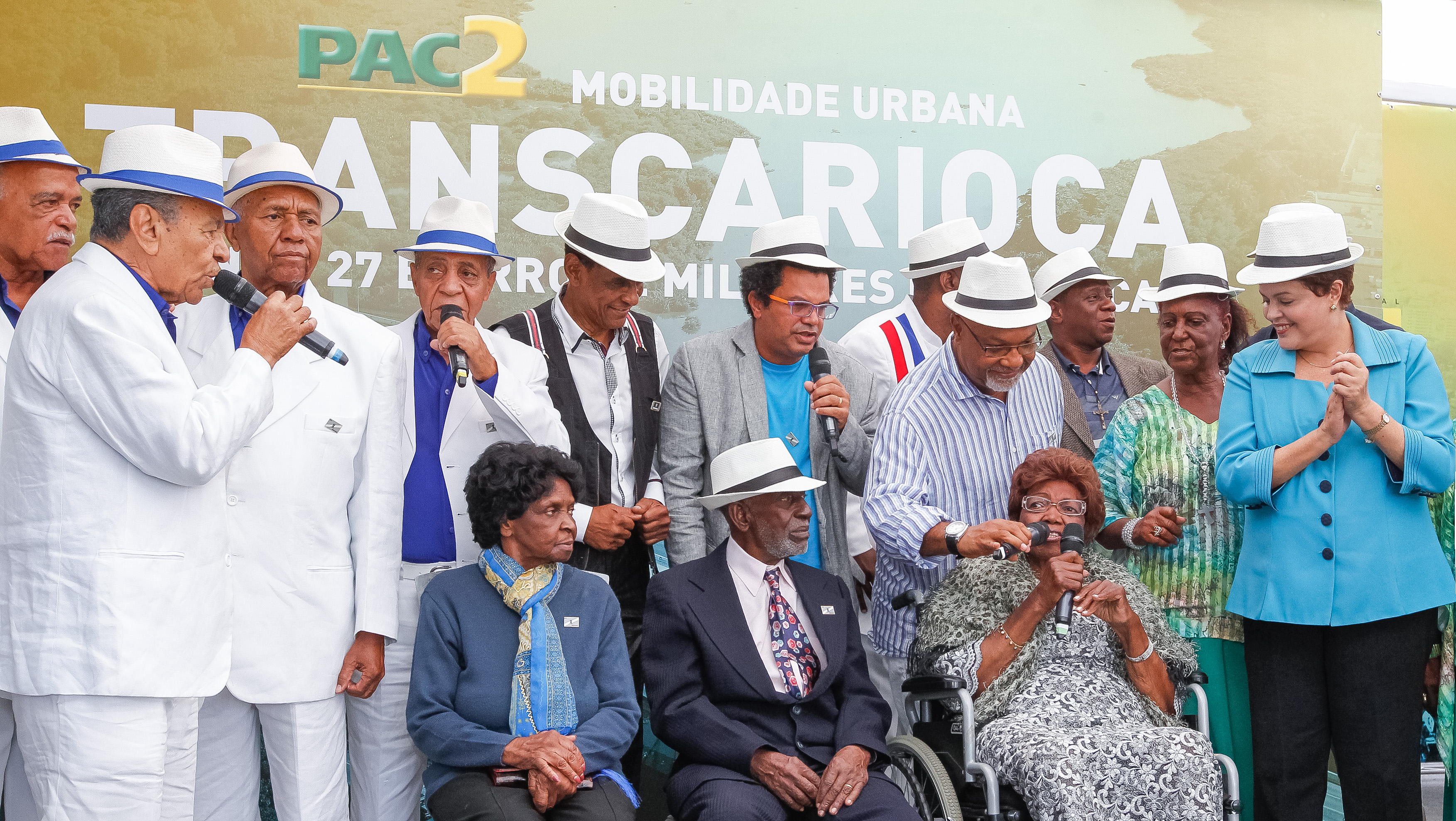 Cerimônia de inauguração do BRT Transcarioca