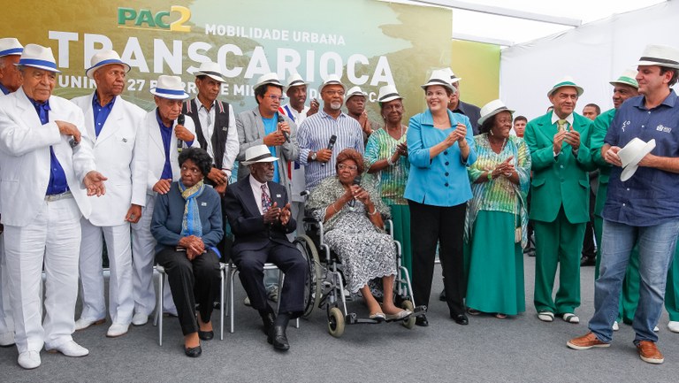 Cerimônia de inauguração do BRT Transcarioca