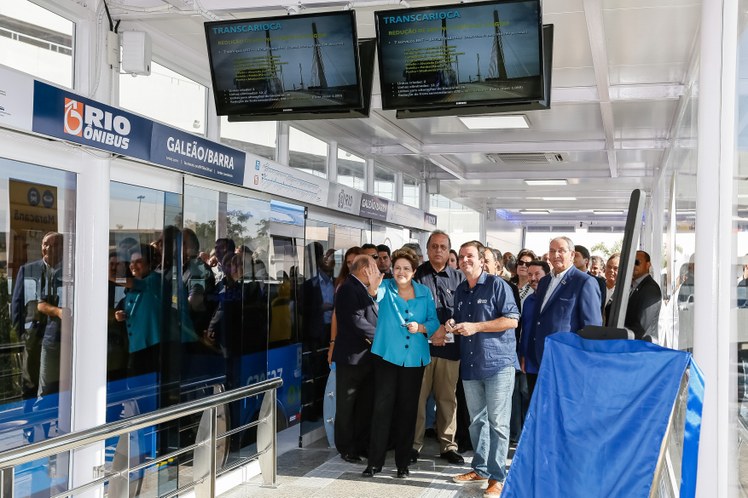 Cerimônia de inauguração do BRT Transcarioca