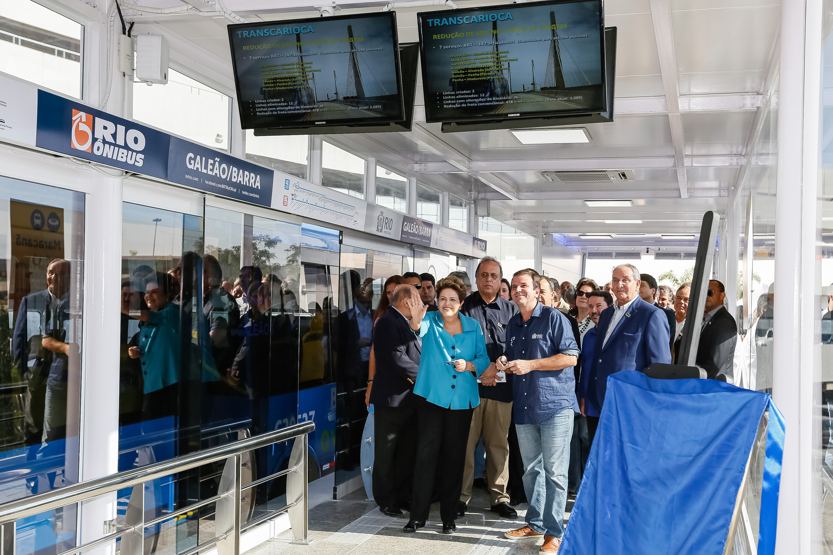 Cerimônia de inauguração do BRT Transcarioca