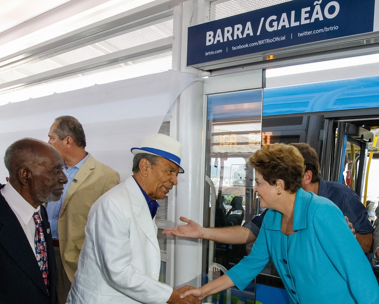 Cerimônia de inauguração do BRT Transcarioca