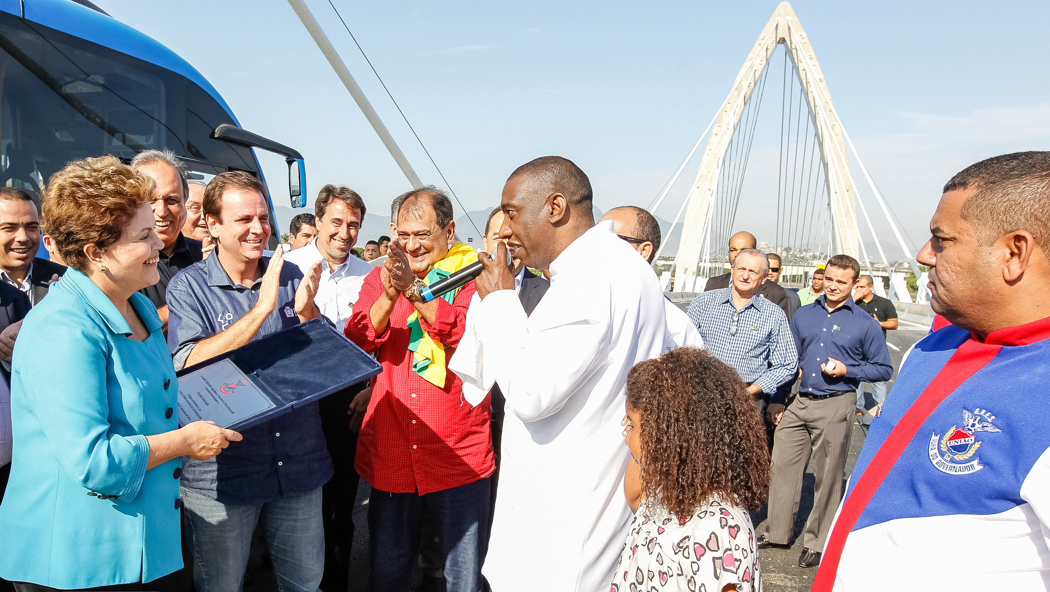 Cerimônia de inauguração do BRT Transcarioca