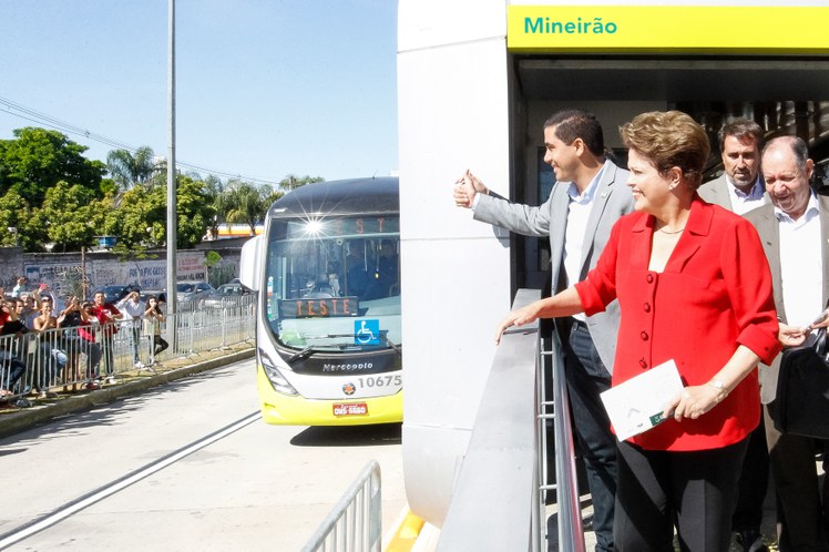 Cerimônia de inauguração do Centro de Controle de Operações do Tráfego e anúncio de doação de 19 ambulâncias para expansão do SAMU 192 de Minas Gerais - 03
