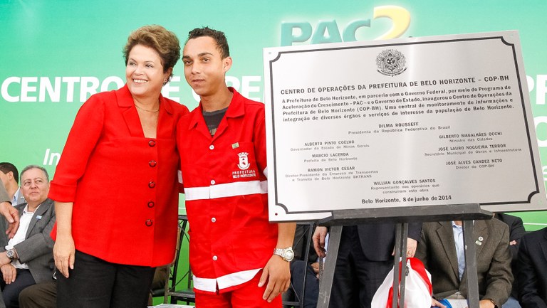 Cerimônia de inauguração do Centro de Controle de Operações do Tráfego e anúncio de doação de 19 ambulâncias para expansão do SAMU 192 de Minas Gerais - 04