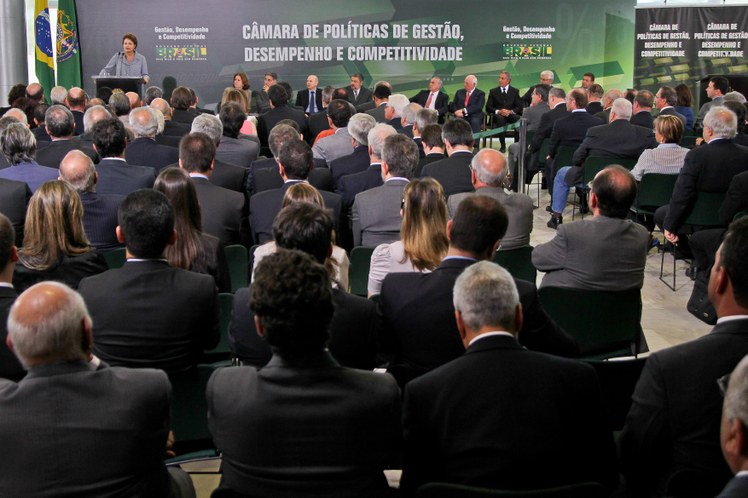 Presidenta Dilma Rousseff discursa durante a cerimônia 1