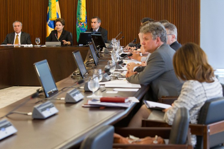 Dilma, Michel Temer e o ministro-chefe da Secretaria-Geral Gilberto Carvalho 6