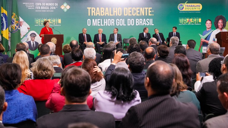 Cerimônia de lançamento do Compromisso Nacional pelo Emprego e Trabalho Decente na Copa do Mundo FIFA Brasil 2014 - 07