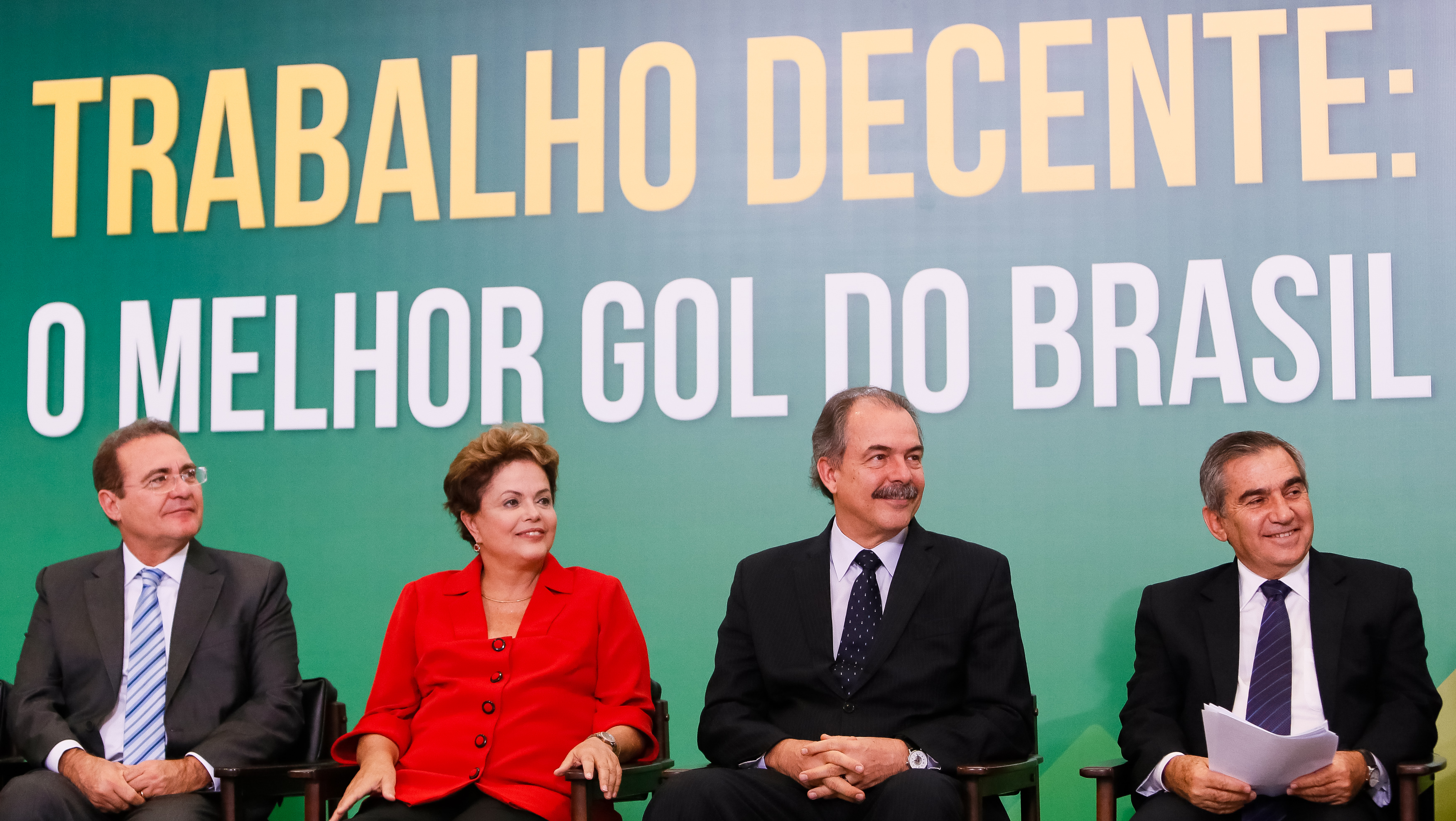 Cerimônia de lançamento do Compromisso Nacional pelo Emprego e Trabalho Decente na Copa do Mundo FIFA Brasil 2014 - 02
