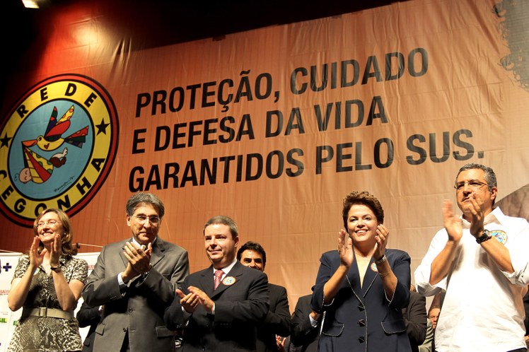 Dilma, o governador Antonio Anastasia e o ministro Alexandre Padilha 3