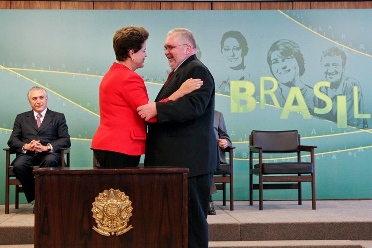 Dilma cumprimenta o procurador-geral da República, Roberto Gurgel