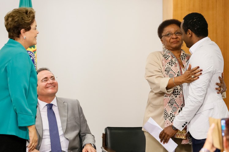 Sanção da lei que dispõe sobre cotas no Serviço Público Federal - 06