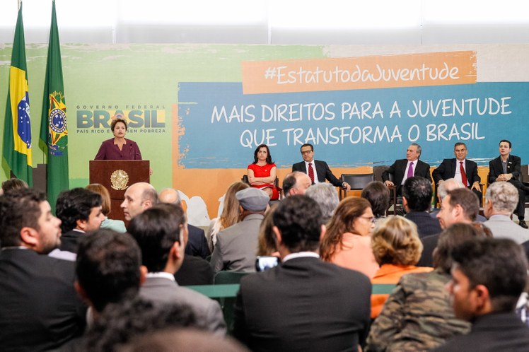 Cerimônia de sanção da lei que institui o Estatuto da Juventude - 04