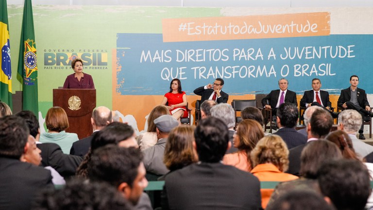 Cerimônia de sanção da lei que institui o Estatuto da Juventude - 05